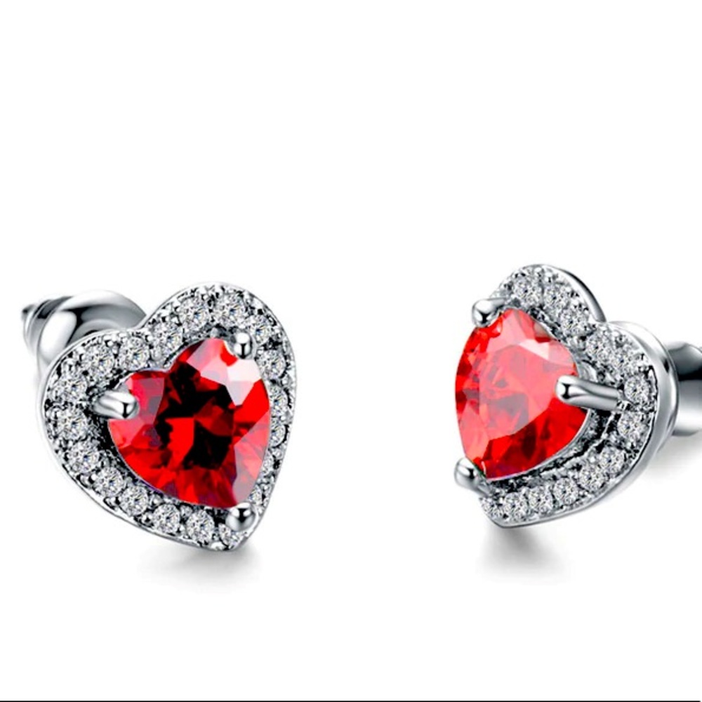🆕Dainty Heart Zircon Red Gem Stud Earrings